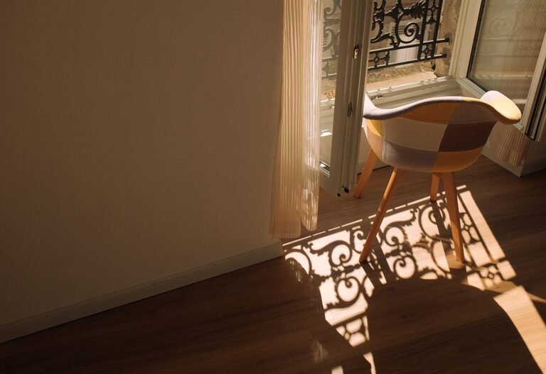 Quick Ideas to Brighten a Dark Room Easily